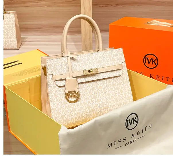 Minimalist Kelly Letter Tote Bag